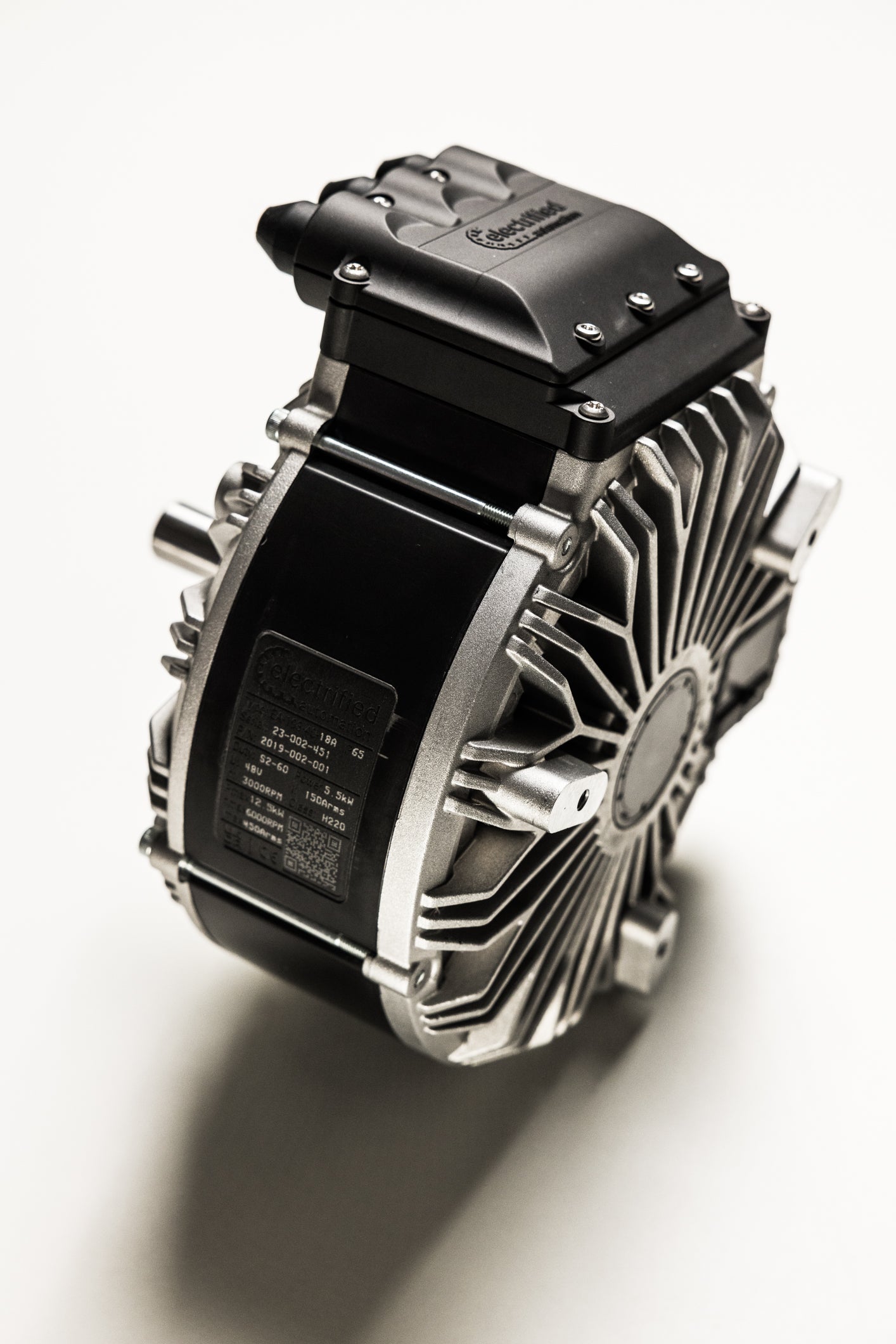 High-torque IPM electric motor 193-40, 70Nm torque, 48V to 80V compatible, Electrified Motors brand, specialized for EV applications, distributed by Ekol Engineering.